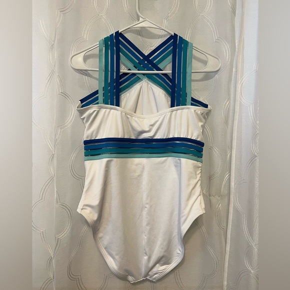 Kenneth Cole REACTION One Piece Swimsuit - Picture 5 of 7